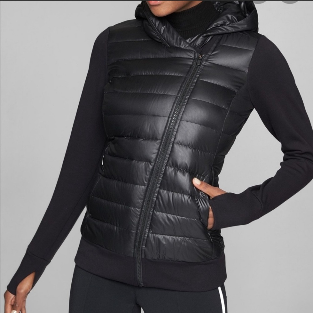 Athleta lightweight puffer hoodie size L